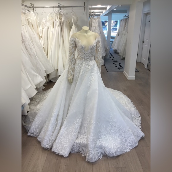 TONY WARD SAMPLE SALE! La Mariee: Clea - Picture 2 of 6